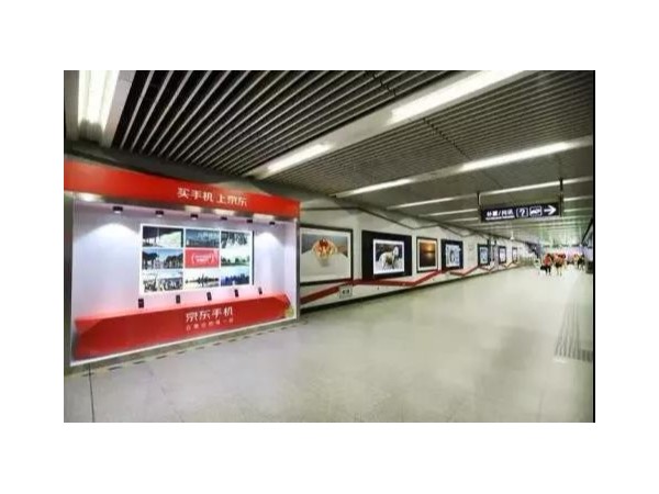 流量時(shí)代，戶外媒體在變得更“聰明”